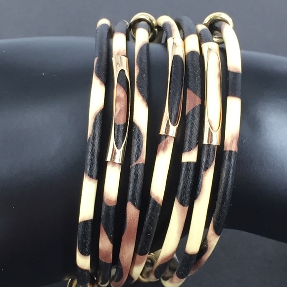 3/$21 Leopard Multi-layer Leather Magnetic Bracelet - Picture 2 of 7